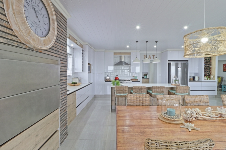4 Bedroom Property for Sale in Monte Christo Western Cape
